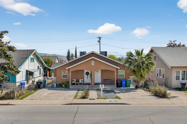 68-70 S Jaye Street, Porterville, CA 93257