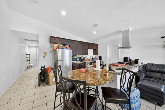 68-70 S Jaye Street, Porterville, CA 93257