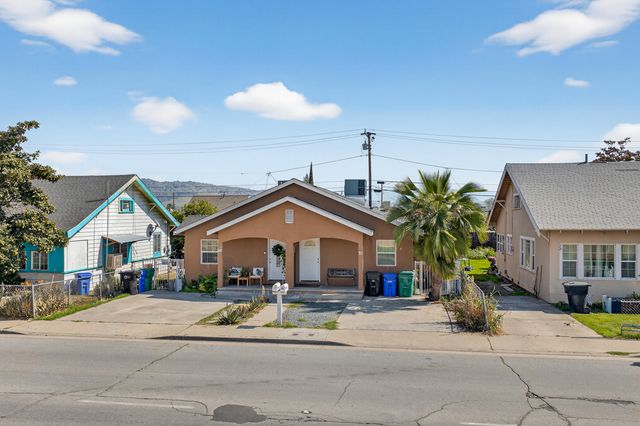 68-70 S Jaye Street, Porterville, CA 93257