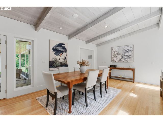 1051 SUNNINGDALE Rd, Lake Oswego, OR 97034