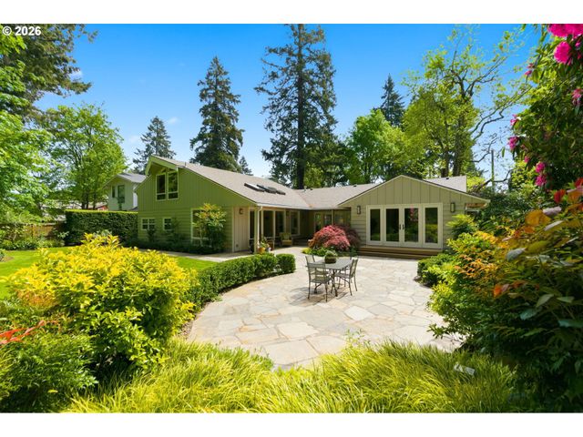 1051 SUNNINGDALE Rd, Lake Oswego, OR 97034