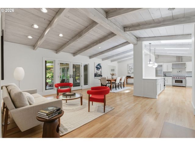 1051 SUNNINGDALE Rd, Lake Oswego, OR 97034