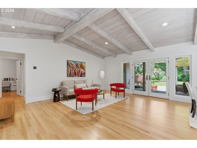 1051 SUNNINGDALE Rd, Lake Oswego, OR 97034