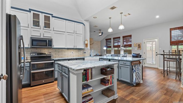 1208 Terrace Ct, New Braunfels, TX 78130