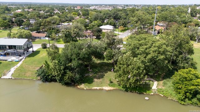 1208 Terrace Ct, New Braunfels, TX 78130