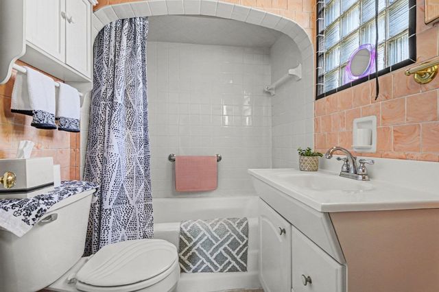 1805 Fremont Avenue, Bay City, MI 48708