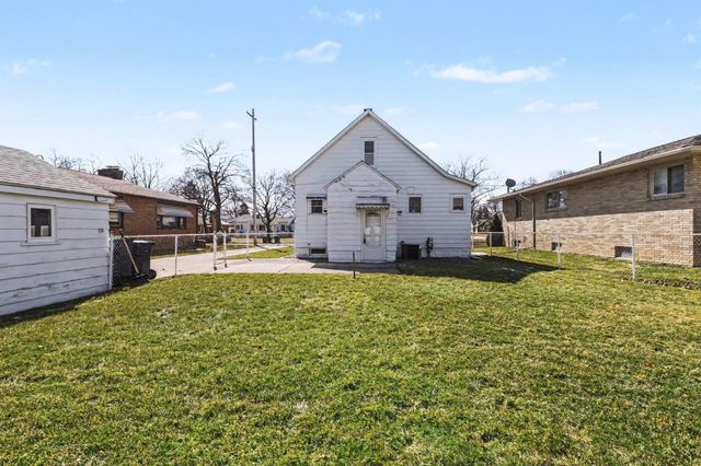 1805 Fremont Avenue, Bay City, MI 48708