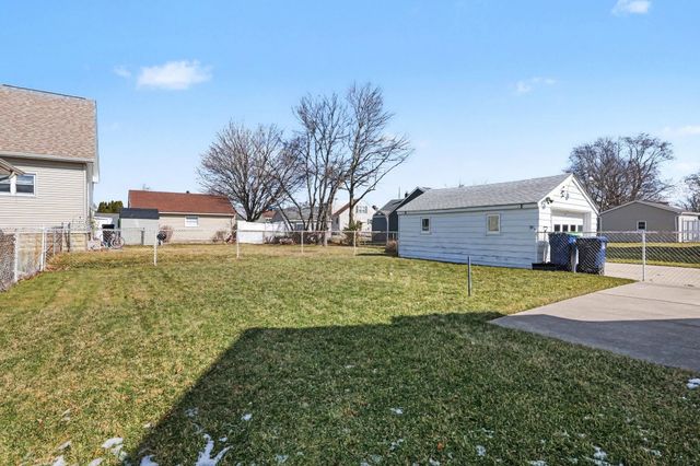 1805 Fremont Avenue, Bay City, MI 48708
