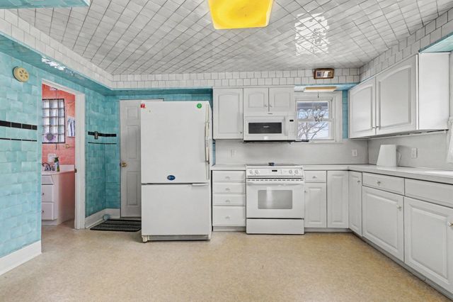 1805 Fremont Avenue, Bay City, MI 48708