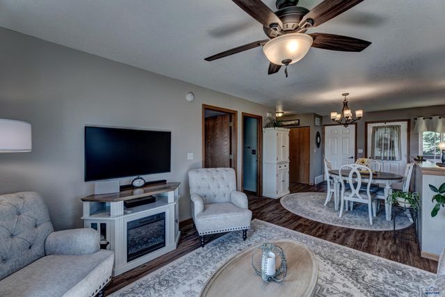 6640 MANCHESTER, Summerset, SD 57718