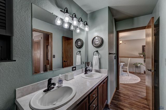 6640 MANCHESTER, Summerset, SD 57718