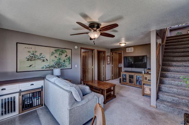 6640 MANCHESTER, Summerset, SD 57718