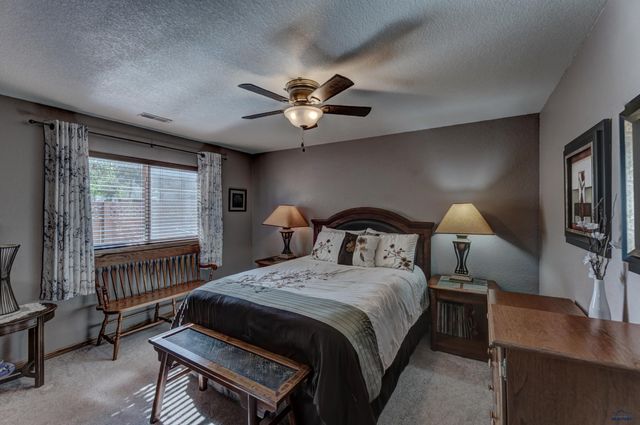 6640 MANCHESTER, Summerset, SD 57718