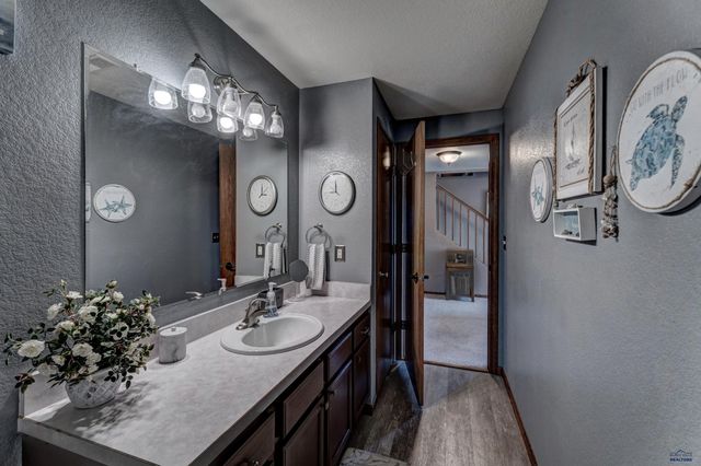 6640 MANCHESTER, Summerset, SD 57718