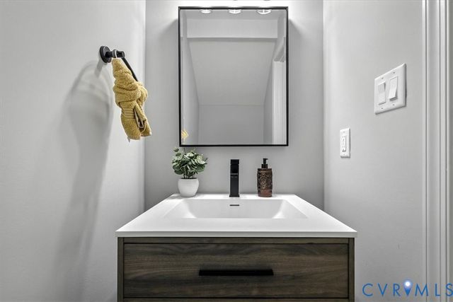 300 Green Acres Ave, Richmond, VA 23224