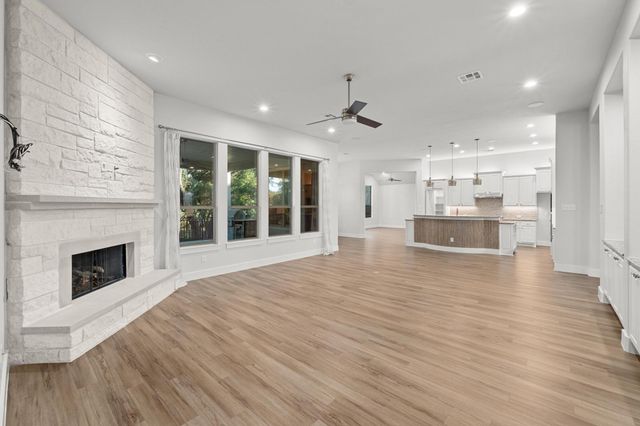 2205 Lakehurst RD, Spicewood, TX 78669