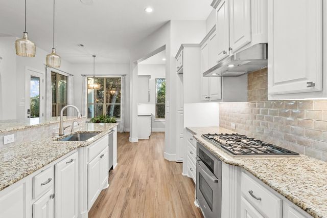 2205 Lakehurst RD, Spicewood, TX 78669