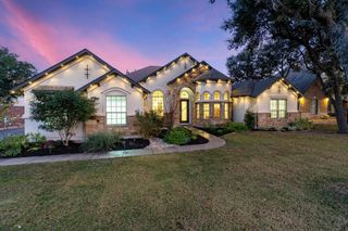 2205 Lakehurst RD, Spicewood, TX 78669