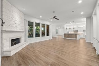 2205 Lakehurst RD, Spicewood, TX 78669