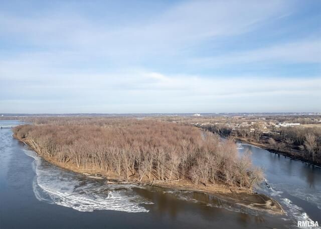 225 34TH Avenue, Rock Island, IL 61201