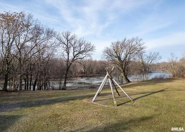 225 34TH Avenue, Rock Island, IL 61201