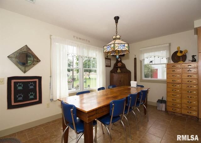 225 34TH Avenue, Rock Island, IL 61201