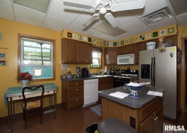 225 34TH Avenue, Rock Island, IL 61201