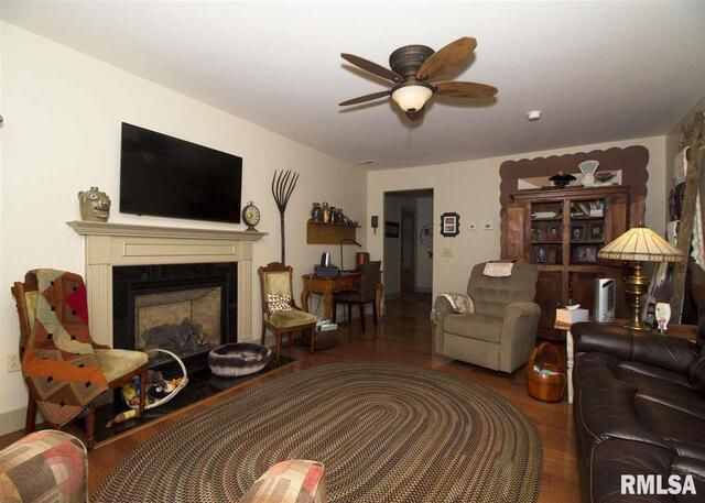 225 34TH Avenue, Rock Island, IL 61201