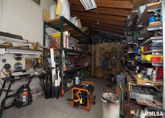 225 34TH Avenue, Rock Island, IL 61201