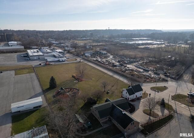 225 34TH Avenue, Rock Island, IL 61201