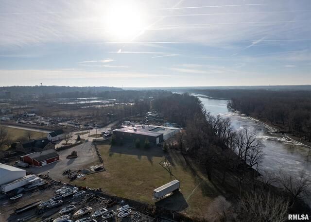 225 34TH Avenue, Rock Island, IL 61201