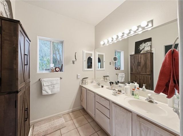 1033 E Irvine Road A, Phoenix, AZ 85086