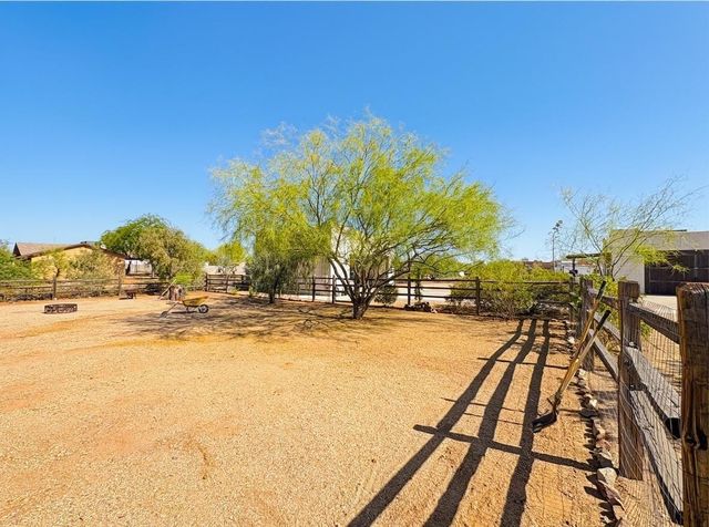 1033 E Irvine Road A, Phoenix, AZ 85086