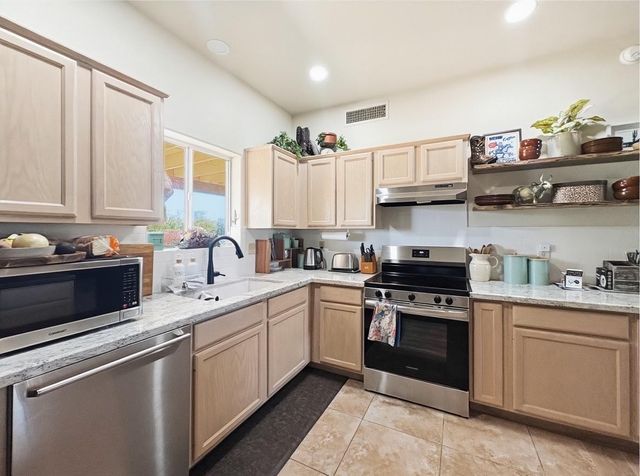 1033 E Irvine Road A, Phoenix, AZ 85086
