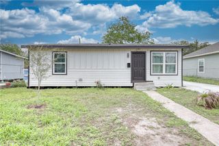 1445 Buenos Aires St, Corpus Christi, TX 78417