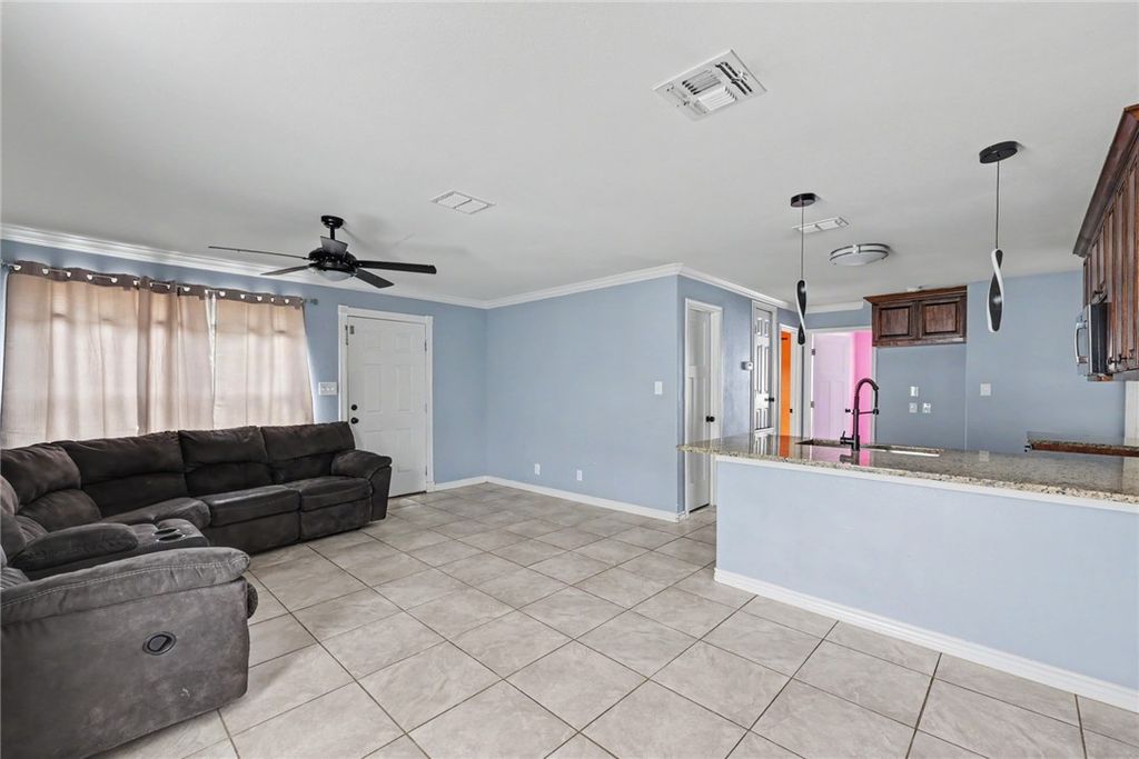 1445 Buenos Aires St, Corpus Christi, TX 78417 — photo 5