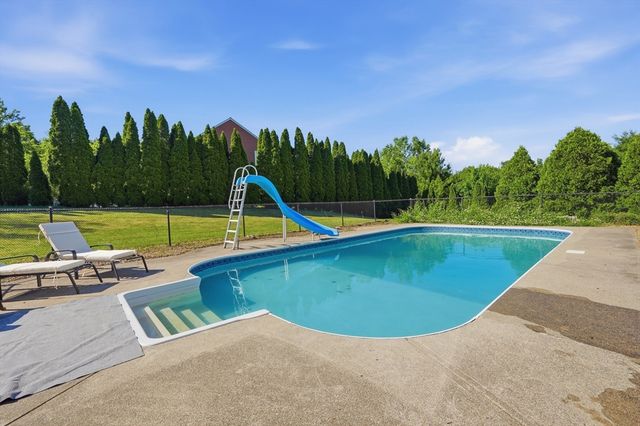 4 Tracy Ann Drive, Grafton, MA 01536