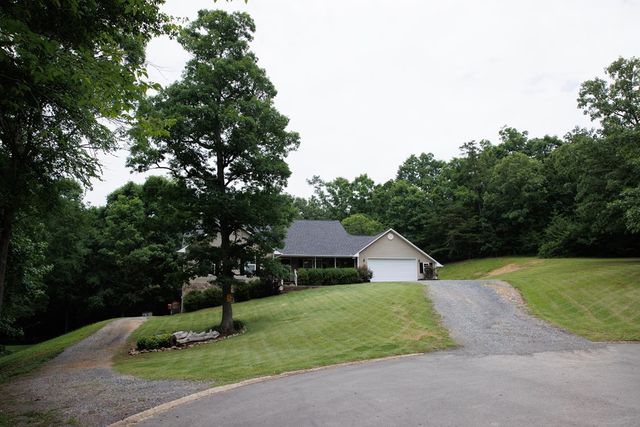318 North Lake Drive, Chatsworth, GA 30705