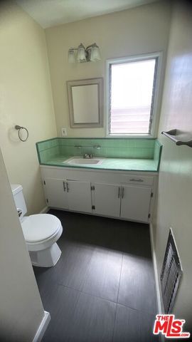 1044 2nd Street B, Santa Monica, CA 90403