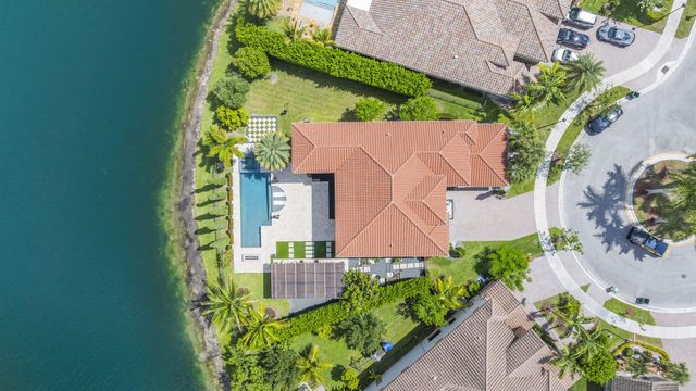 8861 Edgewater Place, Parkland, FL 33076