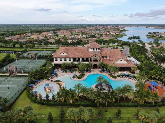 8861 Edgewater Place, Parkland, FL 33076