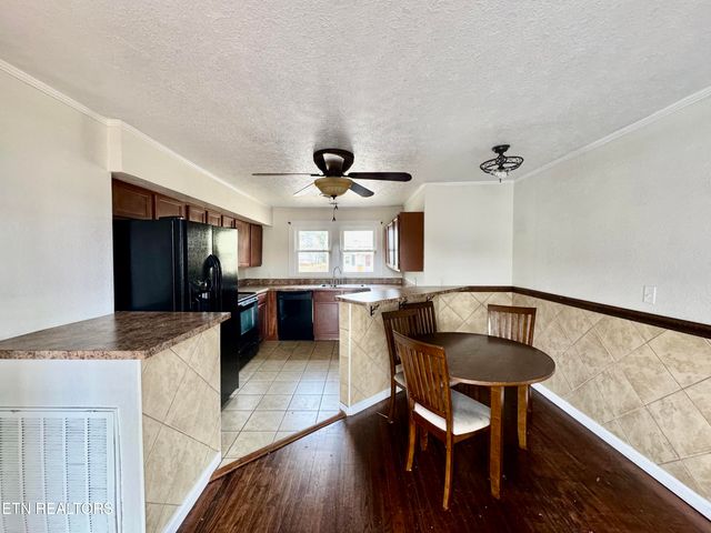 101 E Maire Ave, Clinton, TN 37716