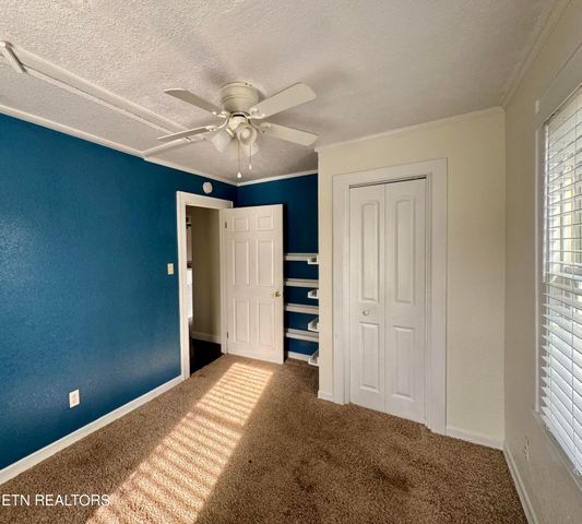 101 E Maire Ave, Clinton, TN 37716