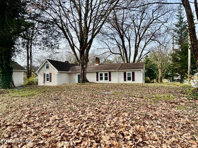 101 E Maire Ave, Clinton, TN 37716
