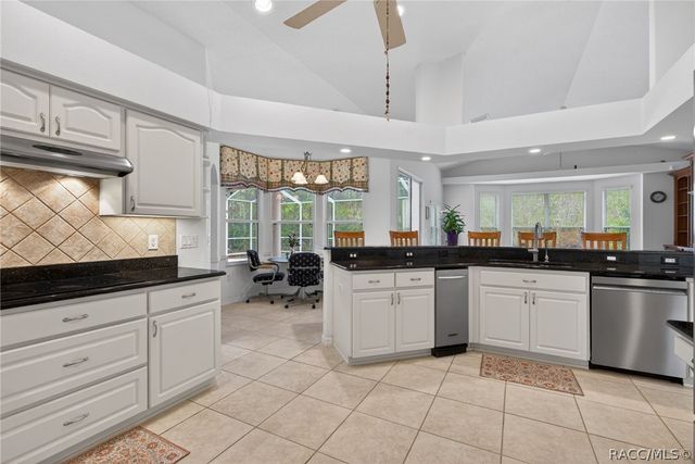 3210 N Reno Way, Beverly Hills, FL 34465