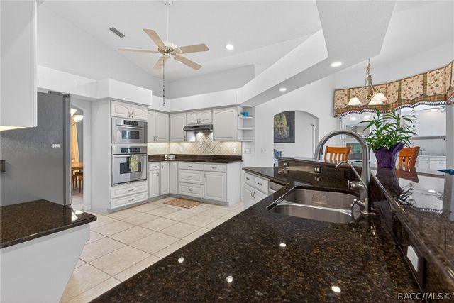 3210 N Reno Way, Beverly Hills, FL 34465