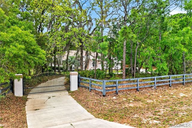 3210 N Reno Way, Beverly Hills, FL 34465