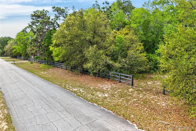 3210 N Reno Way, Beverly Hills, FL 34465