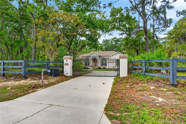 3210 N Reno Way, Beverly Hills, FL 34465