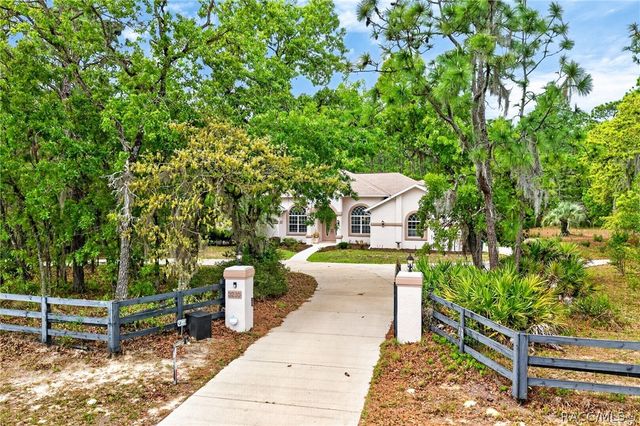 3210 N Reno Way, Beverly Hills, FL 34465